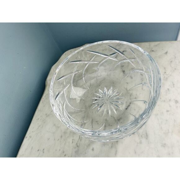 Vintage Crystal 8.5” Bowl Heavy Lead Centerpiece Serving Dish Home Decor Fruit - Picture 11 of 16